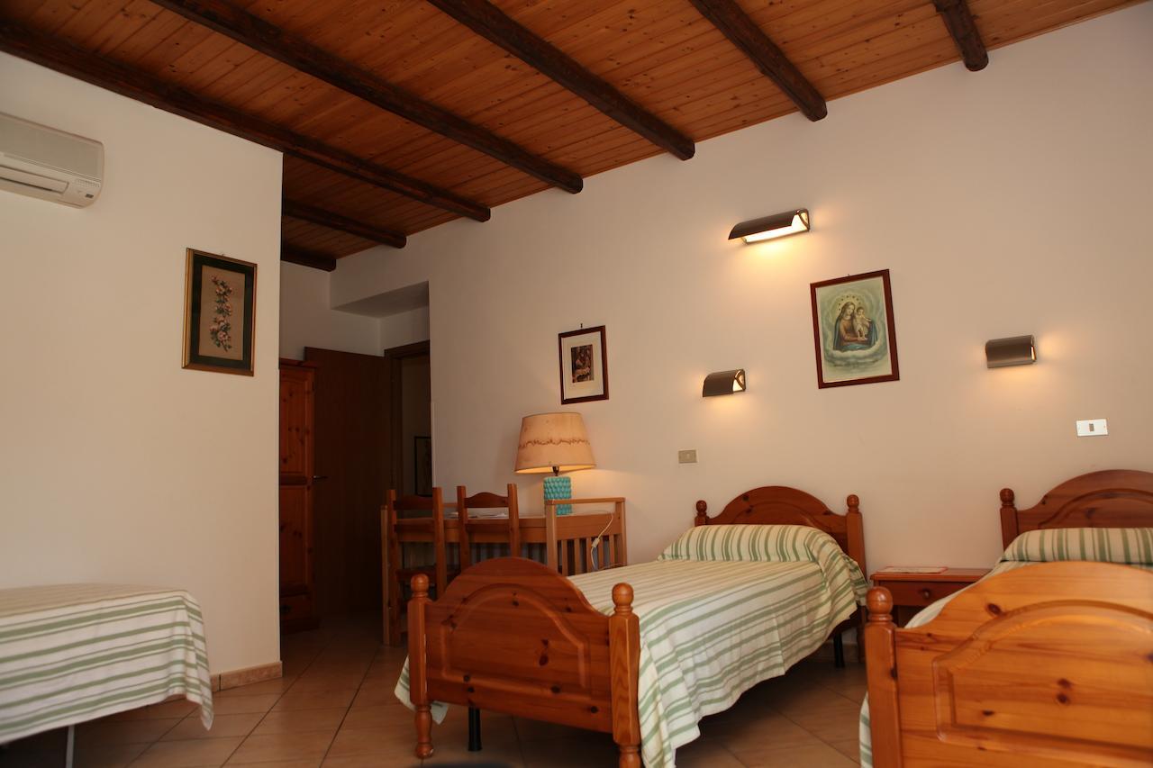 Agriturismo A'Sena-Runcatini Ciminà Oda fotoğraf